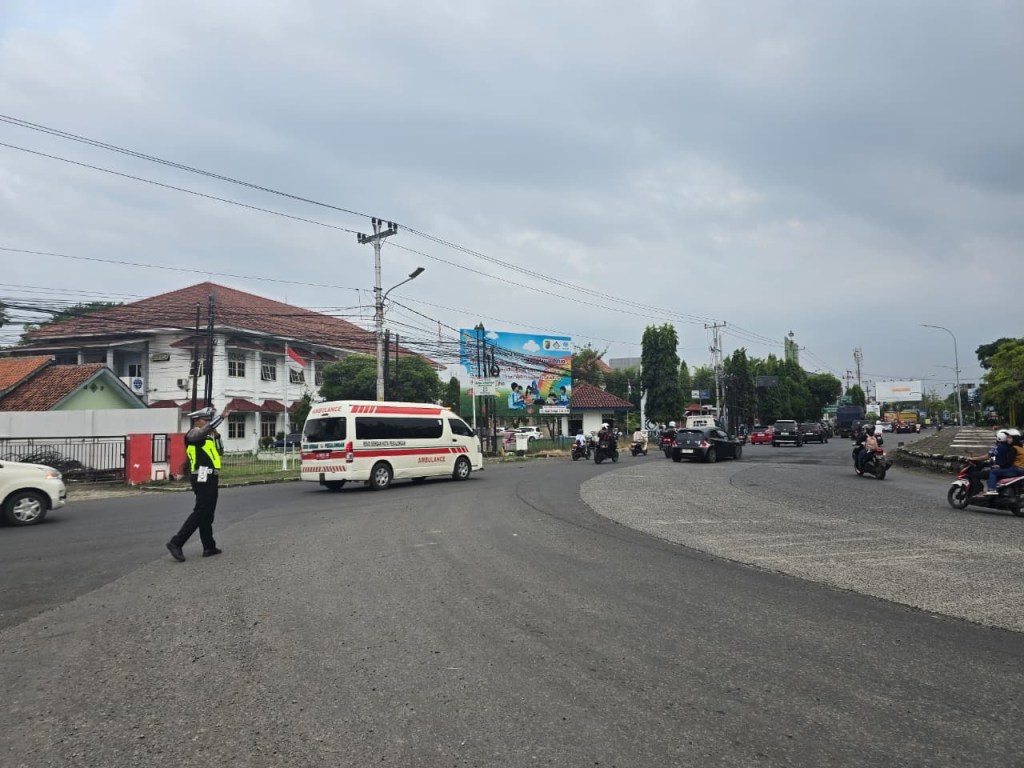 Polres Pekalongan Kota Intensifkan Patroli Sore, Pastikan Lalu Lintas Aman dan&nbsp;Lancar